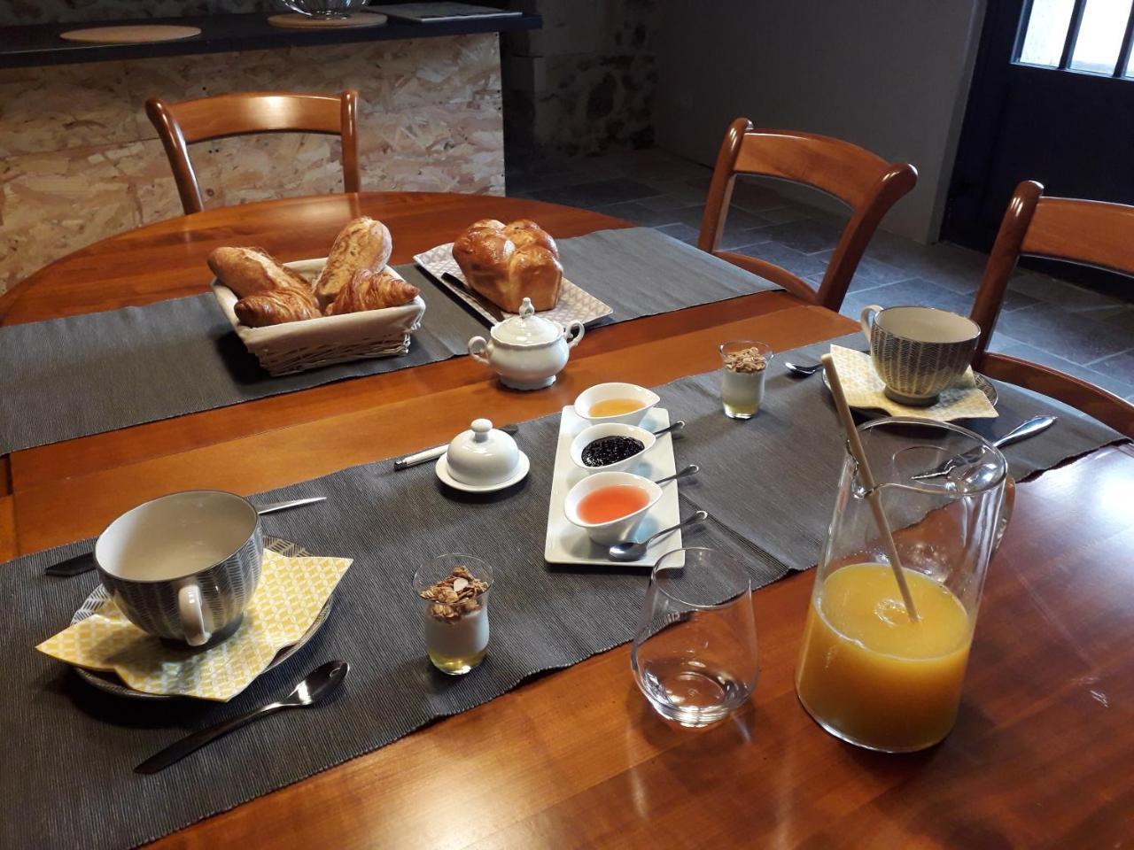 ホテルLe Clos De La Briollerie Tauxigny エクステリア 写真